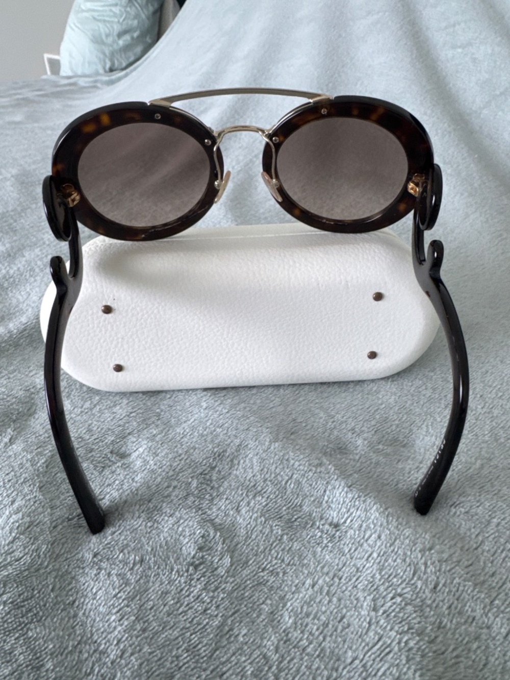Prada - Picture 4 of 7